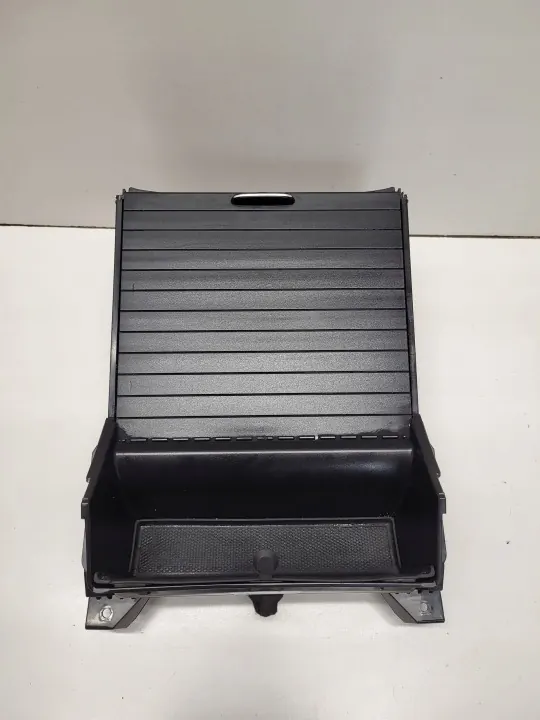 Mercedes-Benz GLE bekerhouder insert OEM A1666830494 image 3