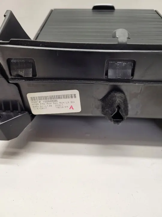 Mercedes-Benz GLE bekerhouder insert OEM A1666830494 image 4