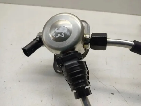 Pompe à carburant haute pression OEM 3532607250 pour KIA Stonic image 3