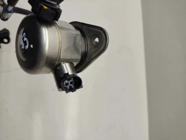 Pompe à carburant haute pression OEM 3532607250 pour KIA Stonic image 9