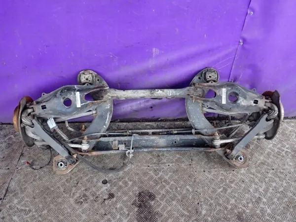 Viga trasera Mercedes W204 OEM Zawada-389027- image 2