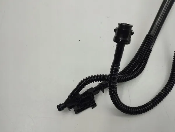 Bomba de combustible Mercedes-Benz OEM A20447005 C W204 image 4