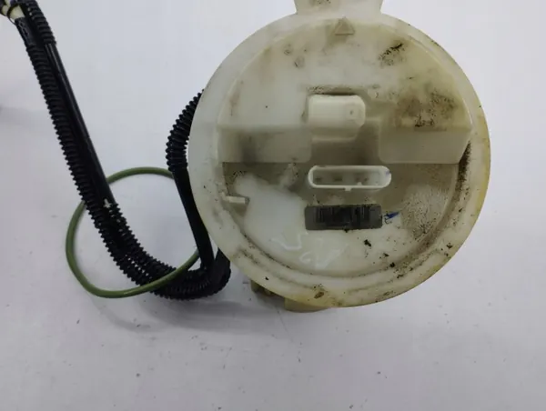 Bomba de combustible Mercedes-Benz OEM A20447005 C W204 image 5