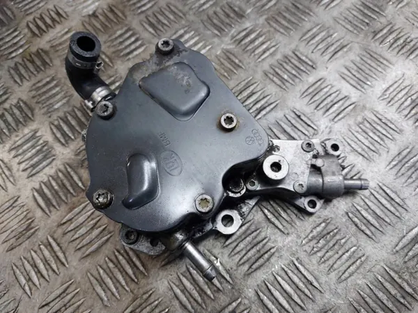 Tyhjiöpumppu OEM 038145209K VW Golf V 1.9 TDI:lle image 3