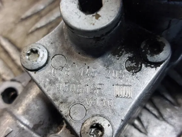 Tyhjiöpumppu OEM 038145209K VW Golf V 1.9 TDI:lle image 4