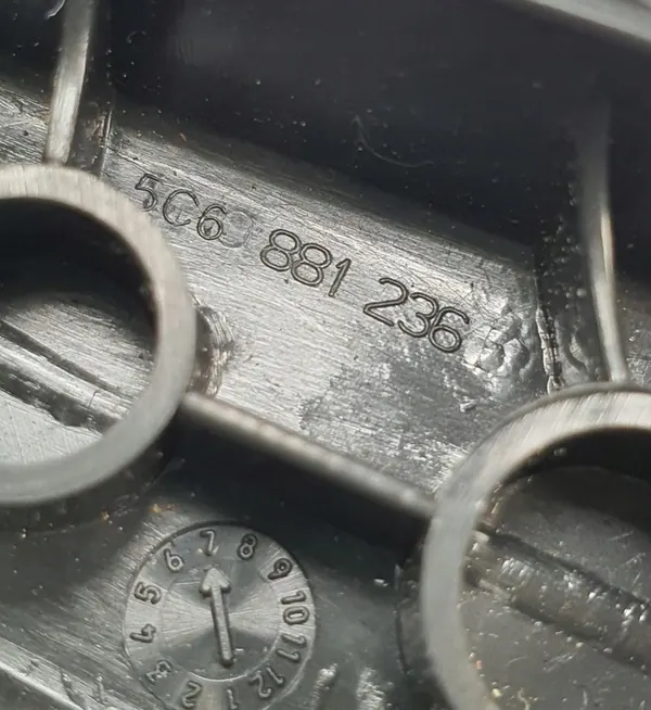 Seat Adjustment Handle VW New Beetle II 5C6881236 image 4