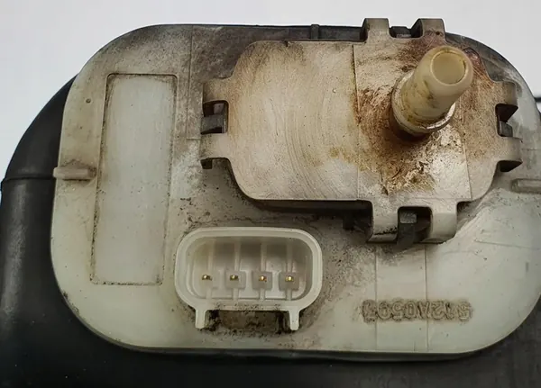 FAP DPF Flüssigkeitsbehälter Ford Focus C-Max MK1 2.0 TDCI image 3