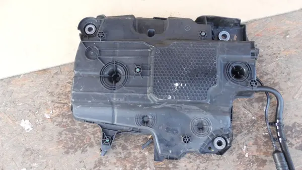 Citroen DS7 Crossback Tanque AdBlue OEM P1005917 image 3