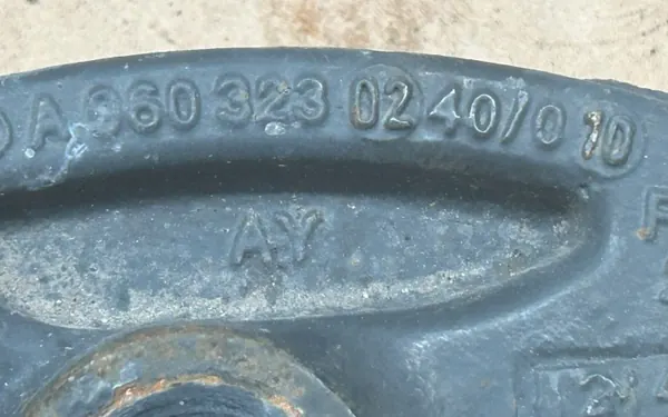Jousituksen kiinnitystuki OEM A9603230240 Mercedes image 3