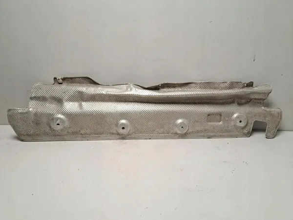 Escudo térmico BMW X5 G05 OEM 7424936 - Usado image 6