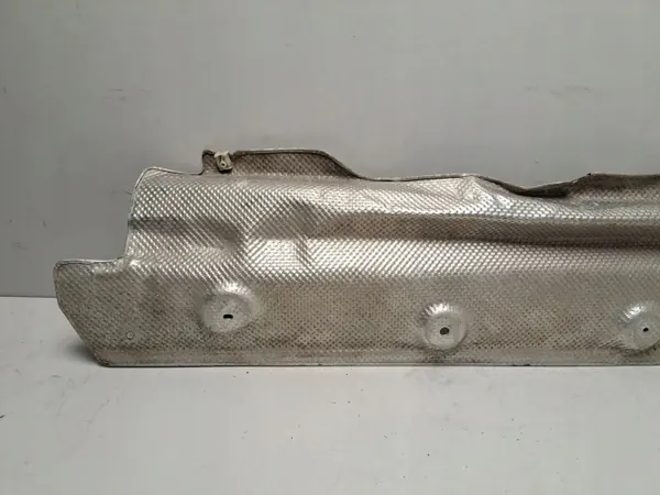 Escudo térmico BMW X5 G05 OEM 7424936 - Usado image 7