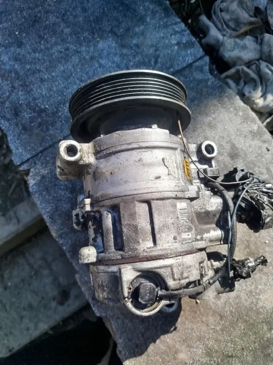 Compresseur KOMPRESOR SPRĘŻARKA 2.4 B AUDI A6 C6 OEM image 4