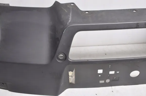 Aston Martin Vantage Heckstoßstangenverkleidung OEM BG33-17E955 image 3