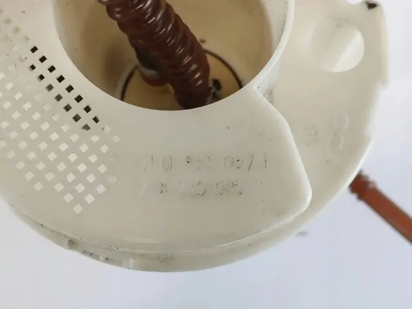 Porsche Cayenne (9PA) Brandstofpomp OEM 7L0919087F image 2