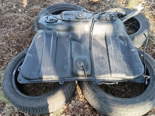 Réservoir de carburant Toyota RAV4 I 1994-2000 image 1