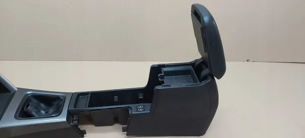 Accoudoir central OEM Subaru Forester III image 4