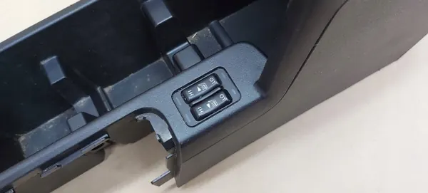 Accoudoir central OEM Subaru Forester III image 5
