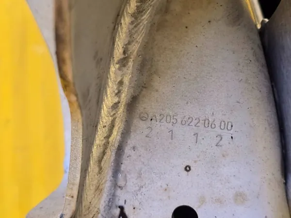 Carrinho Dianteiro Mercedes-Benz EQC OEM 2056200500 image 4