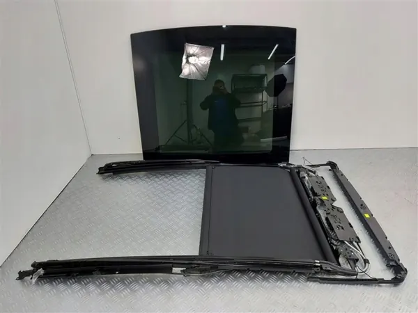 Toit ouvrant Ford OE OEM LJ6B-F50F02-AA Kuga III image 2