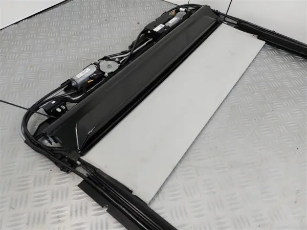 Toit ouvrant Ford OE OEM LJ6B-F50F02-AA Kuga III image 5