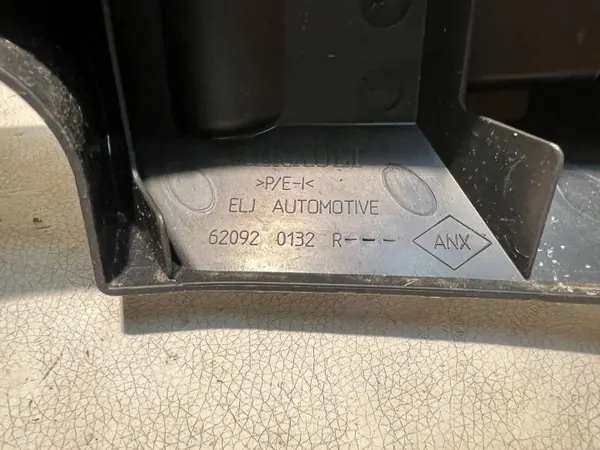 OEM 620920132R Refuerzo Parachoques Dacia Sandero 3 image 5