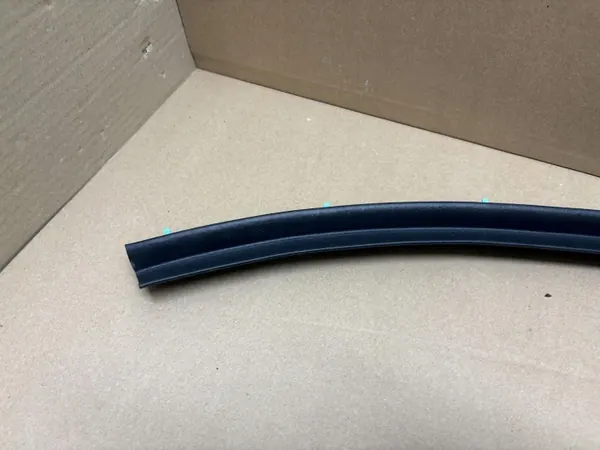 Junta de guardabarros derecha OEM JR3Z-16A238-A Ford Mustang image 3