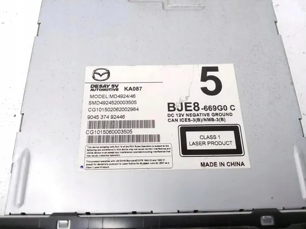 MD492446 Mazda OE Changer CD pour 121 III 2.19L Diesel image 3