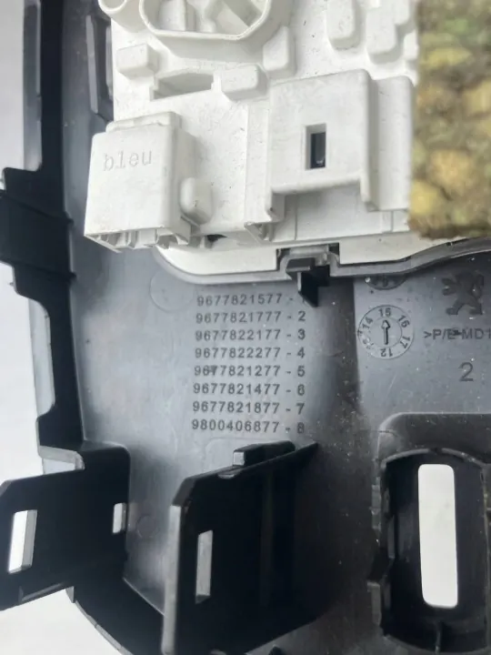 OEM LAMPKA PODSUFITKI PEUGEOT 308 T9 GT Musta image 3