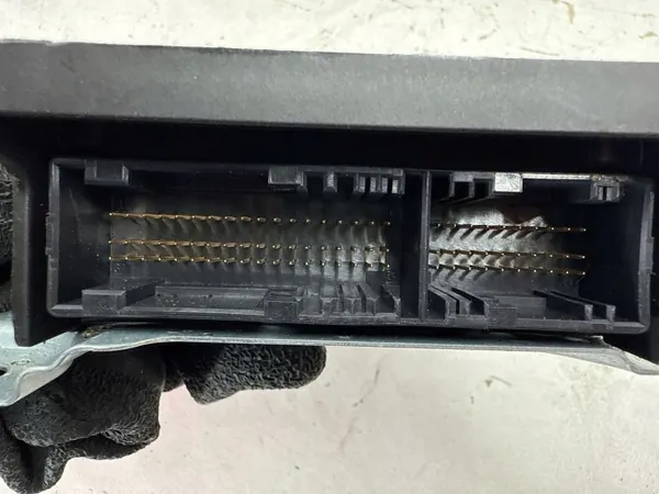 Controlador suspensión neumática trasera OEM 68492237AD Dodge image 5