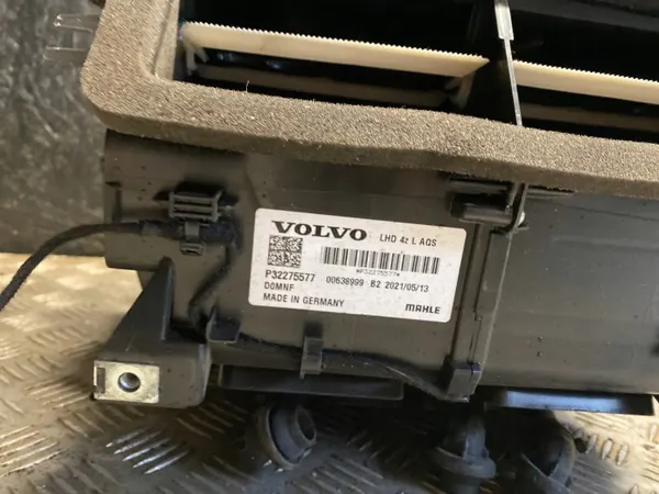 Volvo Bläshus OEM P32275577 Begagnad image 3