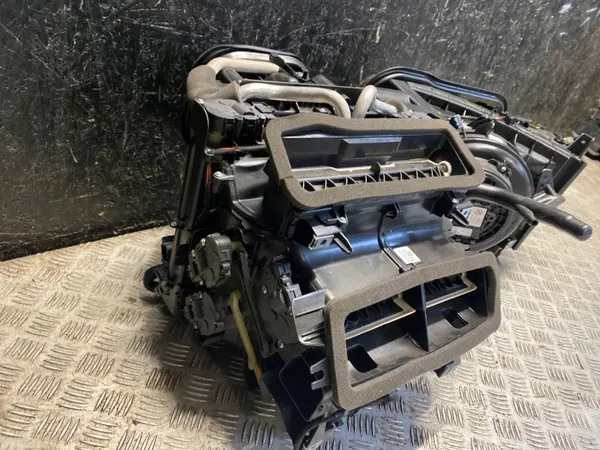 Volvo Bläshus OEM P32275577 Begagnad image 4