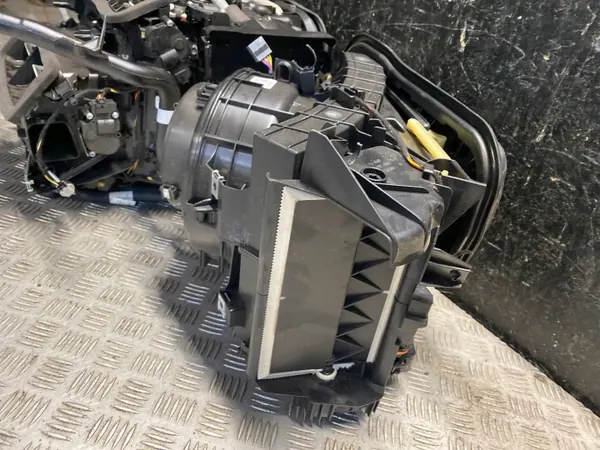 Volvo Bläshus OEM P32275577 Begagnad image 5
