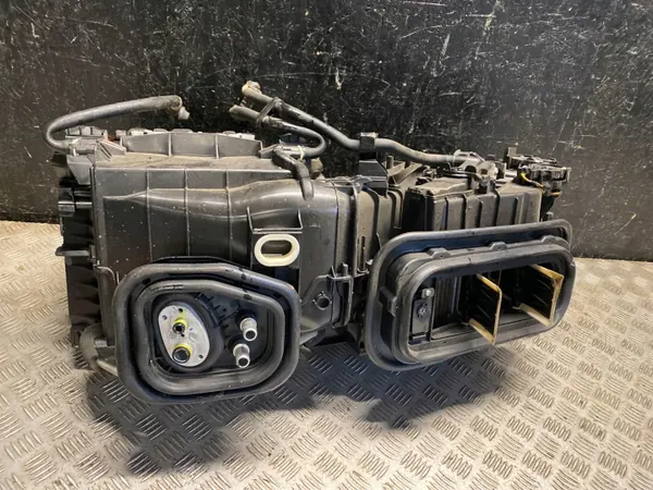Volvo Bläshus OEM P32275577 Begagnad image 6