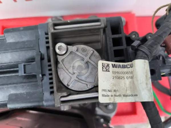 Compresor de aire Porsche OEM 95C616005E - Usado image 5