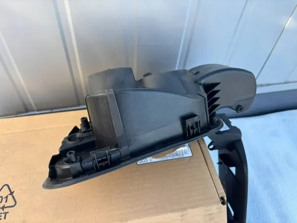 VW Passat B9 tankklepraam OEM 3P0809702 image 4