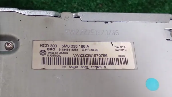 Radio Volkswagen Golf 5 Plus d'origine OEM 5M0035186A image 4