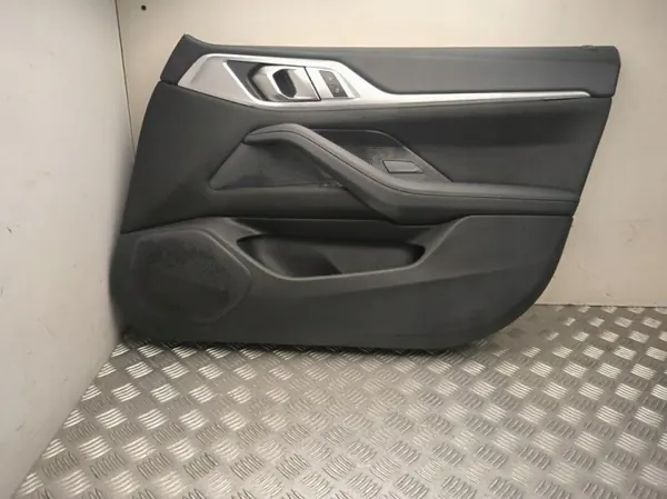 BMW i4 2024 Fram Höger Dörrklädsel OEM 132202005 image 2
