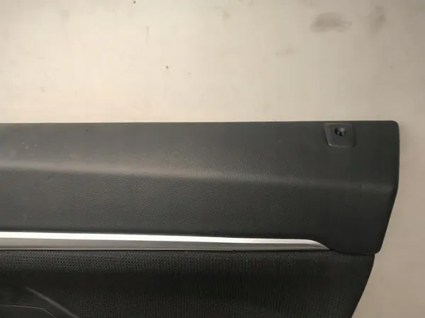BMW i4 2024 Fram Höger Dörrklädsel OEM 132202005 image 3