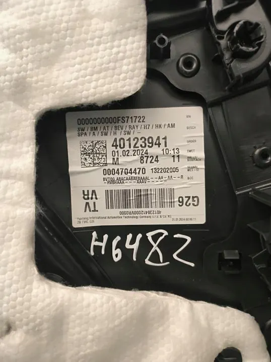 BMW i4 2024 Fram Höger Dörrklädsel OEM 132202005 image 4