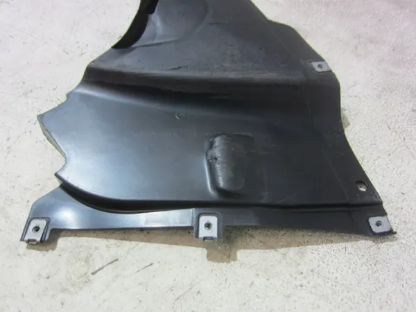 Para-lama BMW OEM 8055020 Triângulo Direito image 3