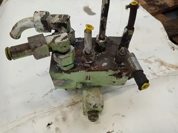 Hydraulikverteiler OEM ROZDZIELACZ HYDRAULICZNY RENAULT image 6