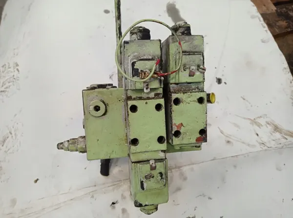 Hydraulikverteiler OEM ROZDZIELACZ HYDRAULICZNY RENAULT image 7
