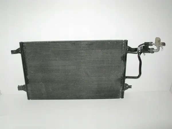 Audi OE 4D0260401A Ilmastointikondensaattori image 3