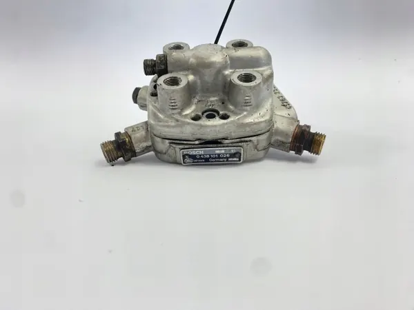 Distribuidor Combustible OEM 0438101026 Mercedes W124 image 3