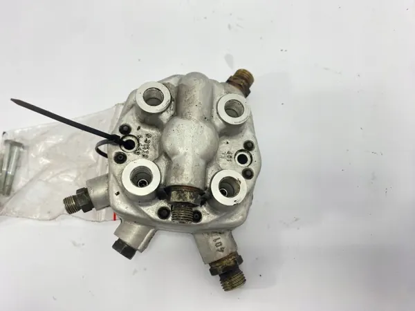 Distribuidor Combustible OEM 0438101026 Mercedes W124 image 9