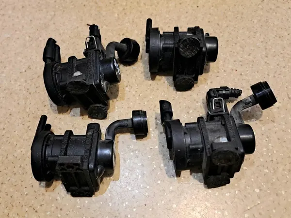 Válvula de vácuo do turbo General Motors image 2