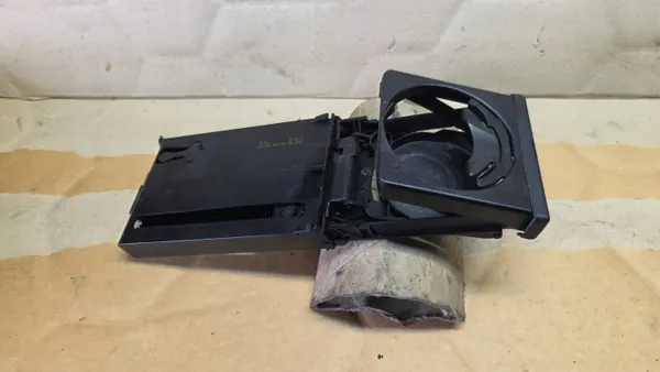 Porte-gobelet Audi OEM 8E1862534J pour A4 B6 image 3