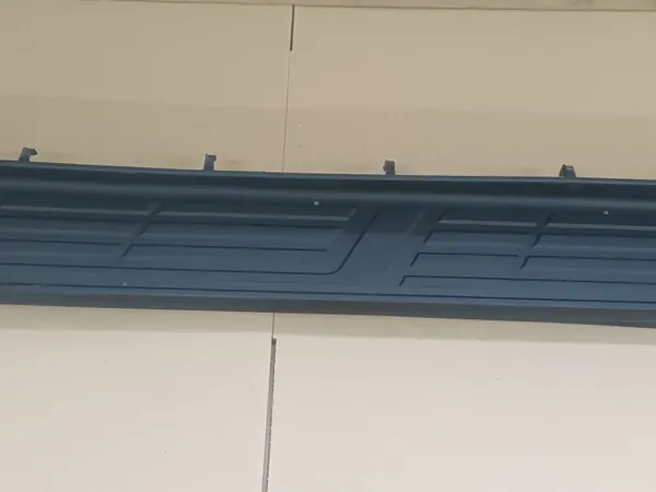 OEM 51773-0K270 Höger stegplatta Toyota Hilux VIII image 4