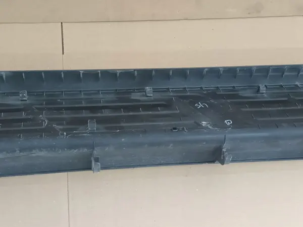 OEM 51773-0K270 Höger stegplatta Toyota Hilux VIII image 8