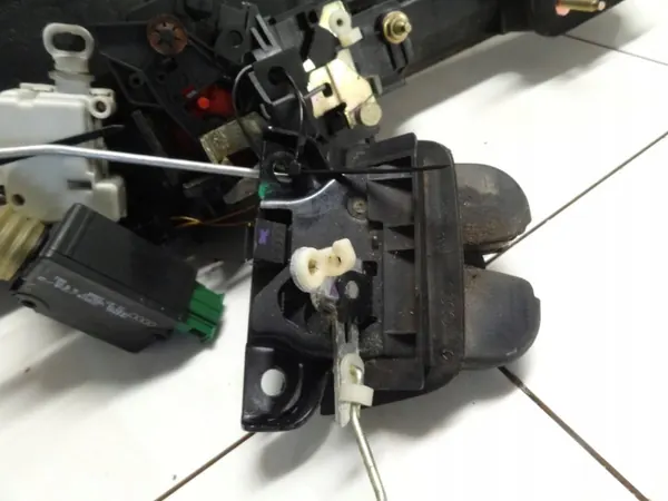 OEM 4B9945695D Takalistan valojuova taka Audi A6 image 7